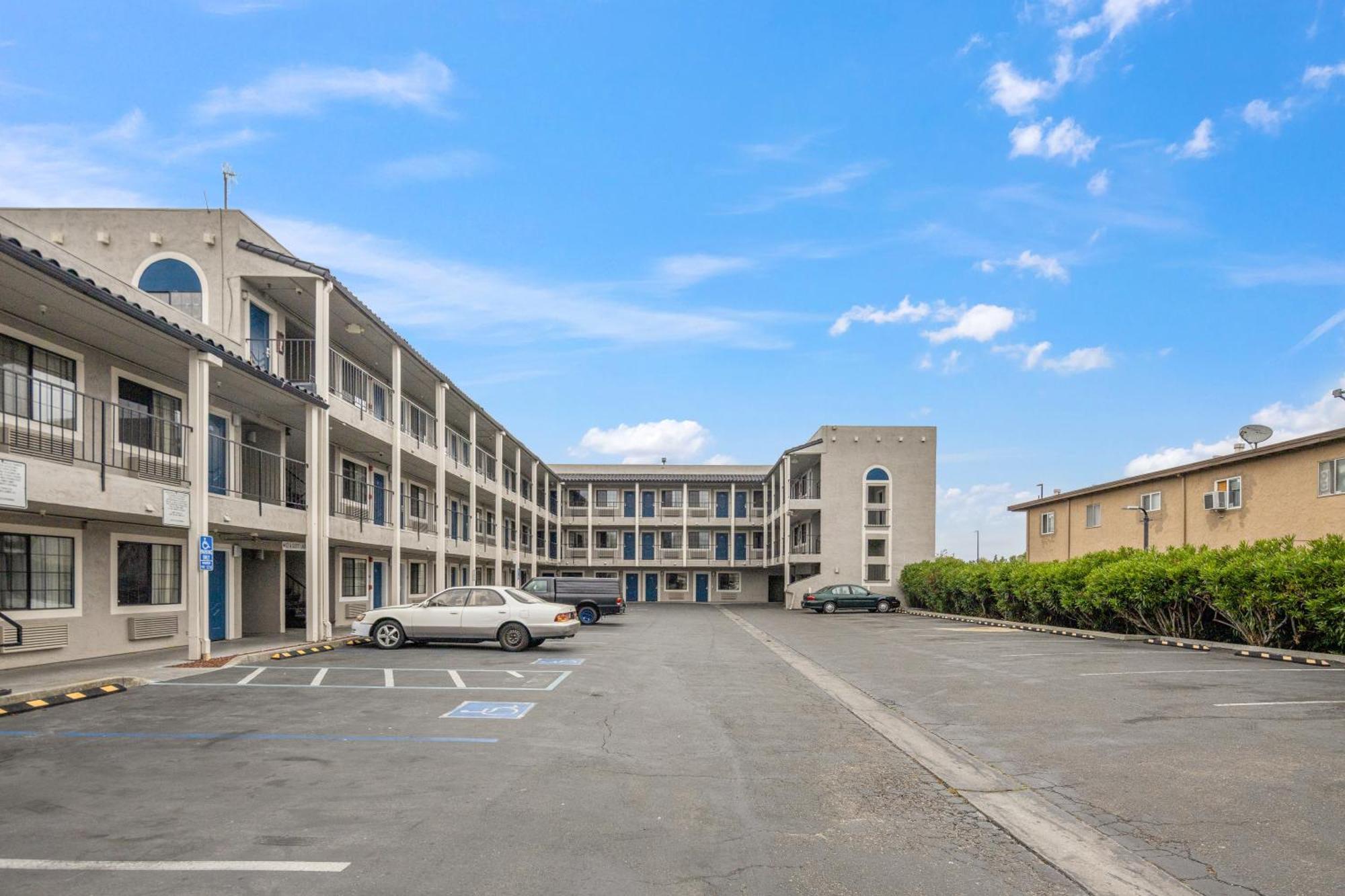 Americas Best Value Inn - Milpitas Exterior photo